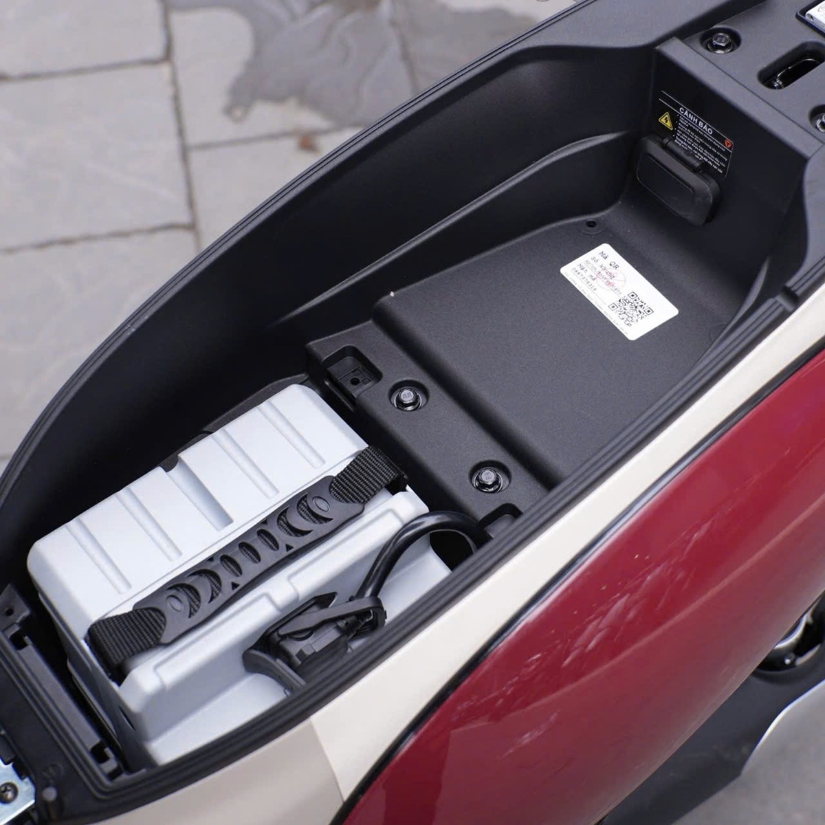 Yadea Omee P - sử dụng pin lithium