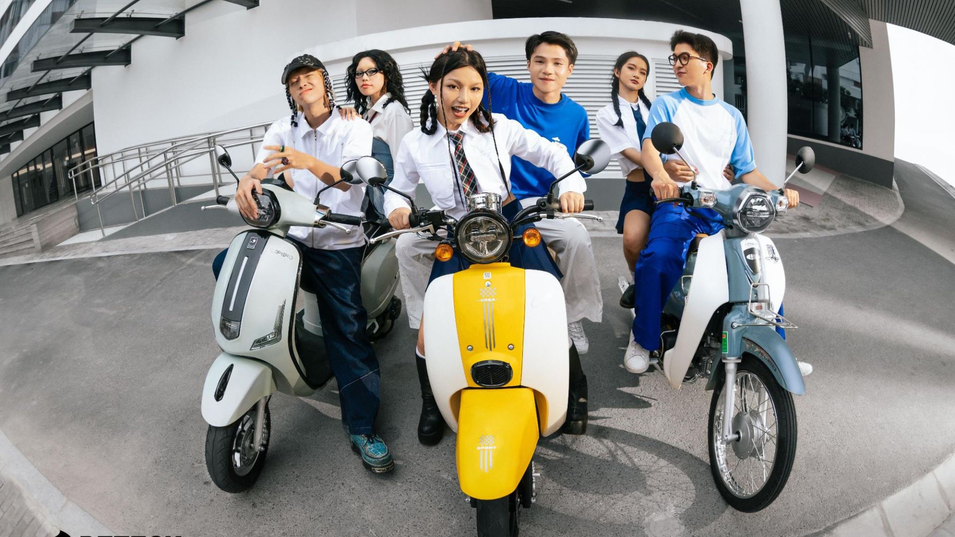 Thanh Tùng mang đến đa dạng mẫu xe điện cho học sinh thoả sức thể hiện cá tính
