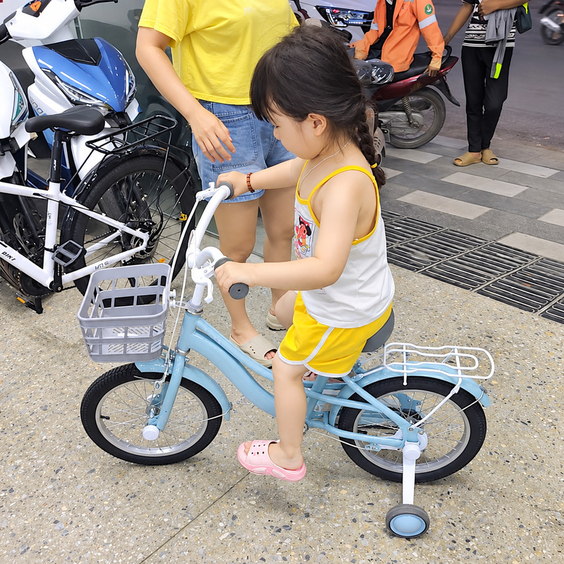 Xe đạp cho bé 7 tuổi