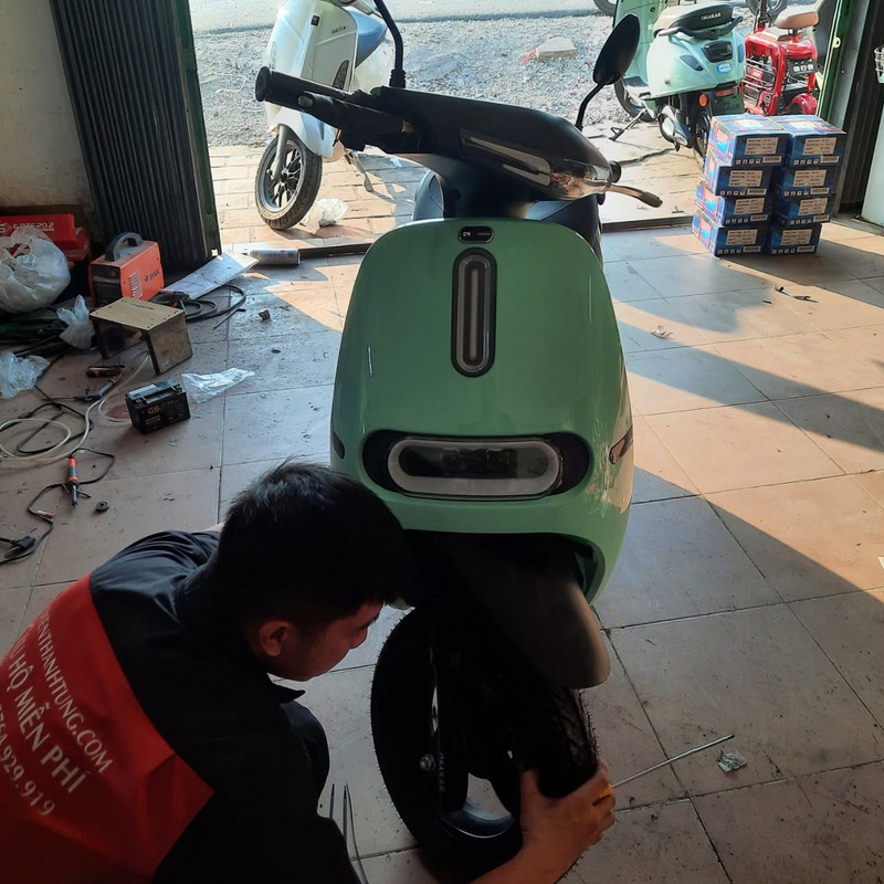 Xe đạp điện vặn ga chạy chậm