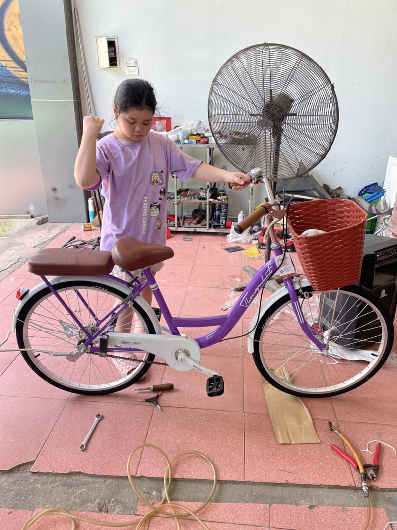 xe đạp màu tím