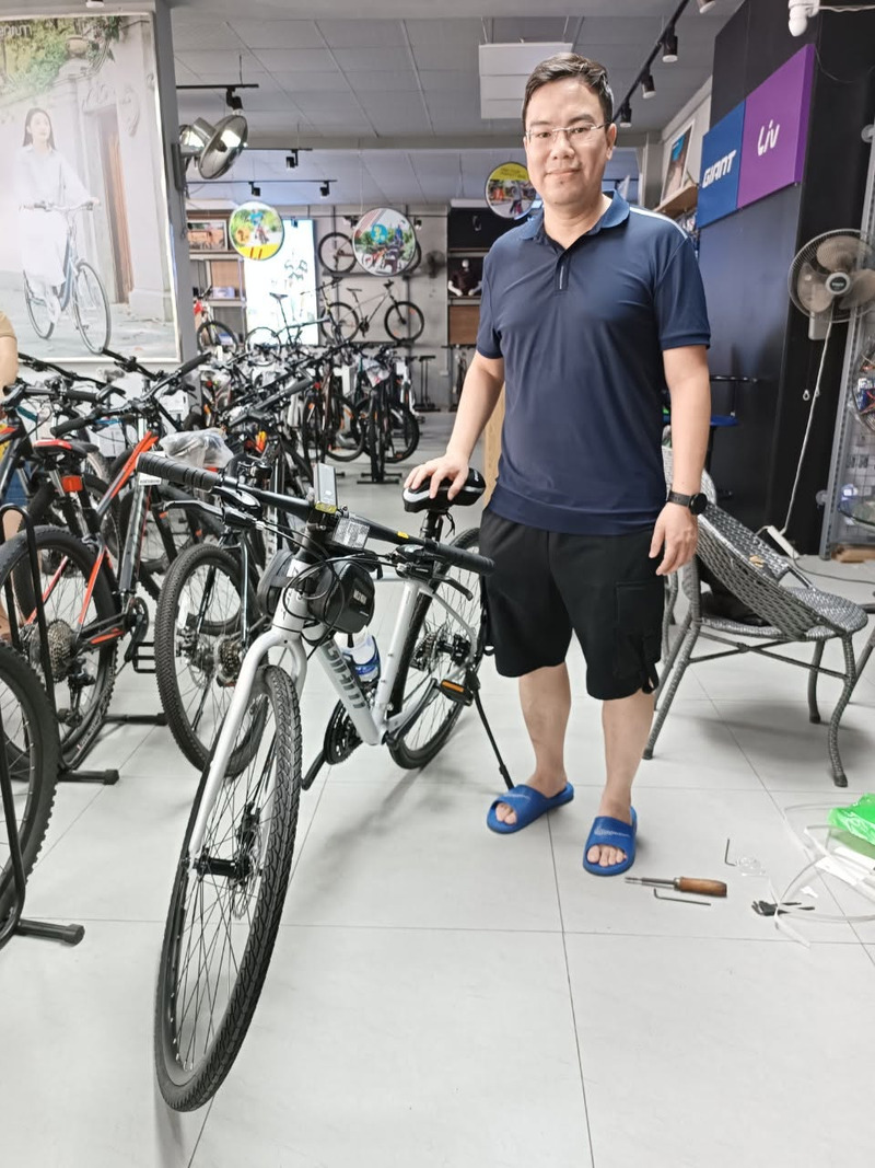 Xe đạp màu trắng