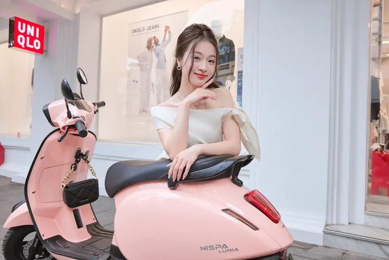 xe đạp điện màu hồng